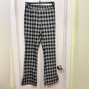 Monday-Friday flash sale ‼️

Black and White SHEIN pants